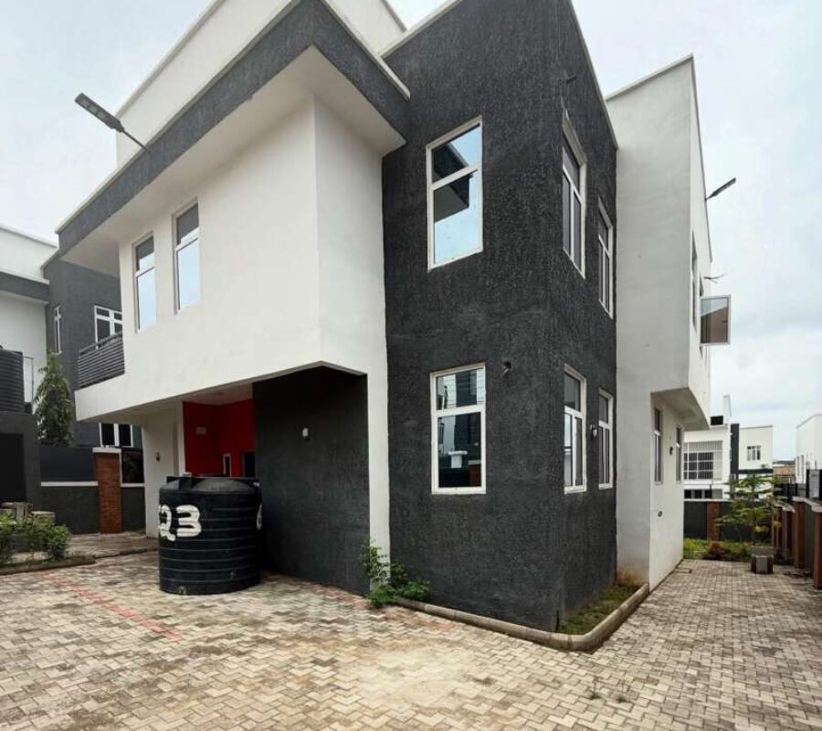 Nice finished 4 bedroom detached duplex with a room Bq