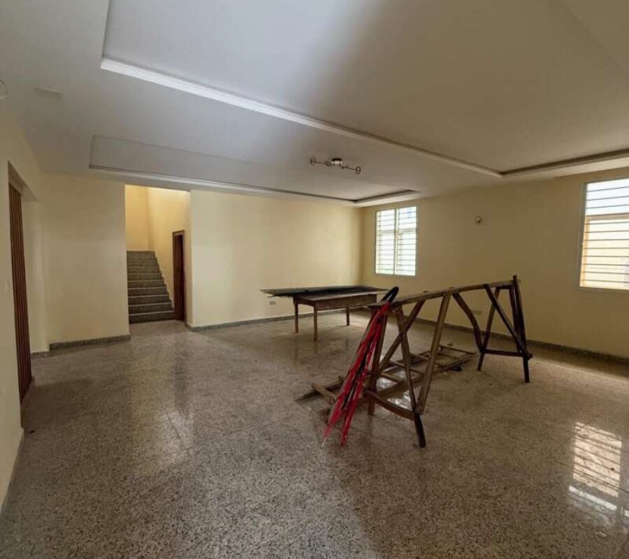 Nice finished 4 bedroom detached duplex with a room Bq