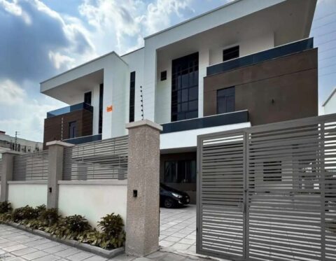 Smart 6 bedroom semi-detached duplex with a private compound