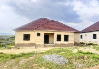 Spacious 3 bedroom bungalow in an estate