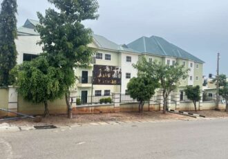Strategically located 35 rooms school