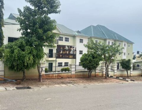 Strategically located 35 rooms school