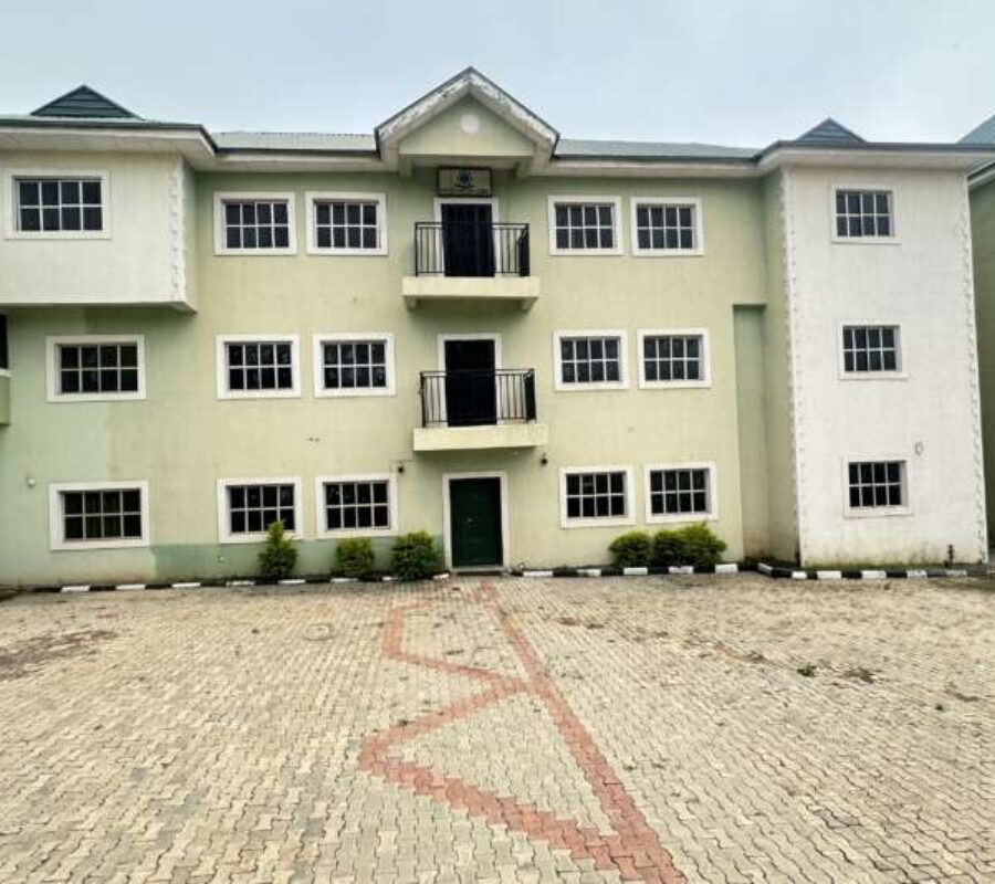 Strategically located 35 rooms school