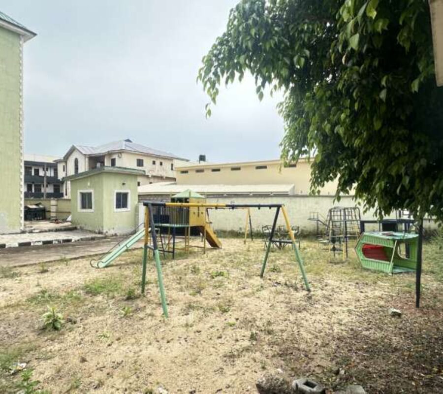 Strategically located 35 rooms school