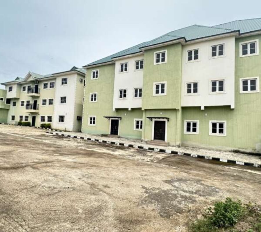 Strategically located 35 rooms school