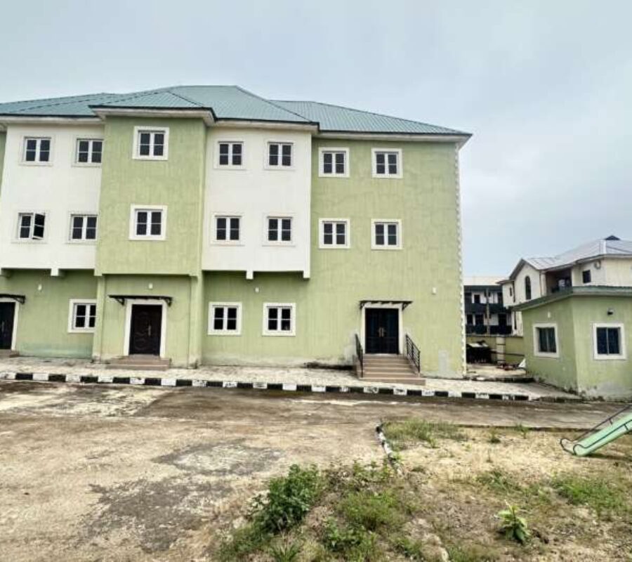 Strategically located 35 rooms school