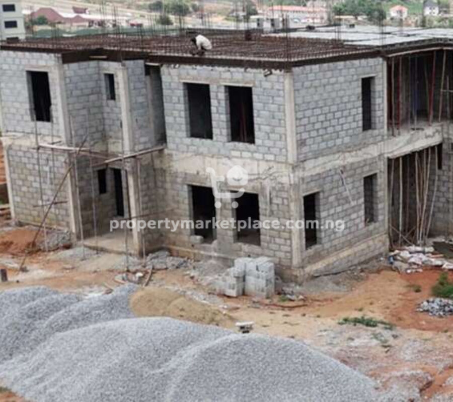 7 bedroom detached duplex with 2 room Bq