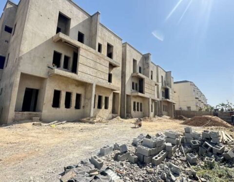 Spacious 4 bedroom terrace duplex with a room Bq