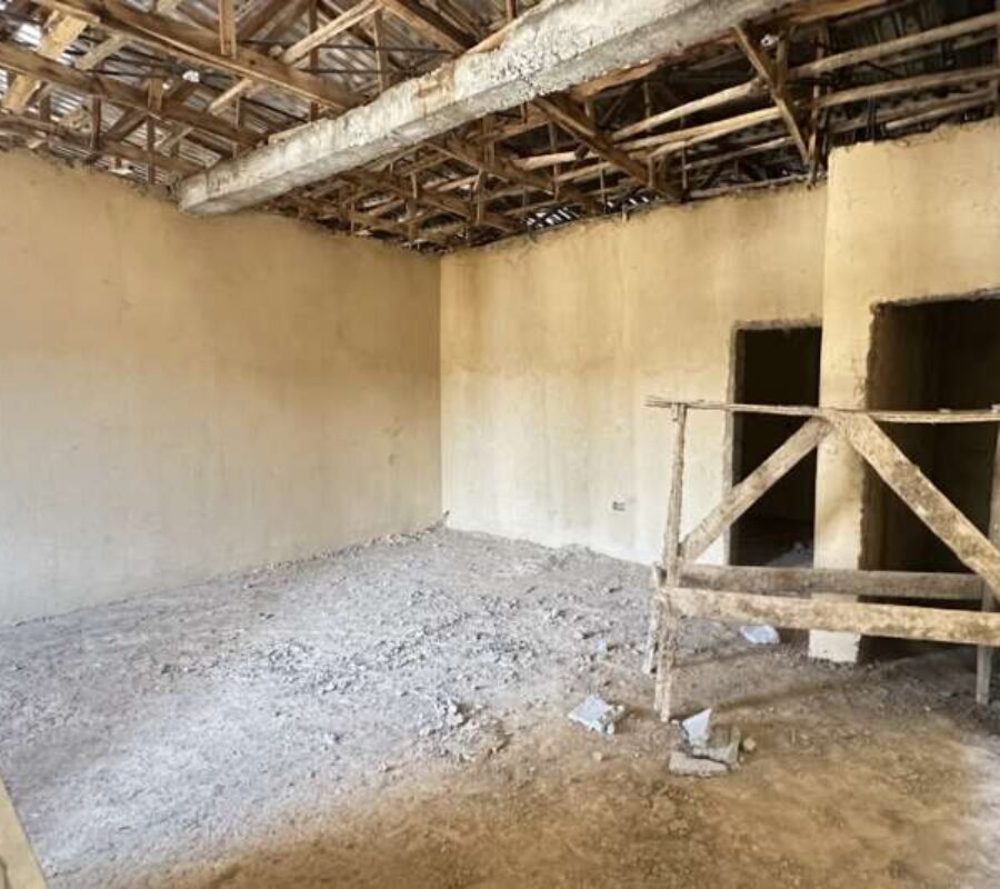 Spacious 4 bedroom terrace duplex with a room Bq