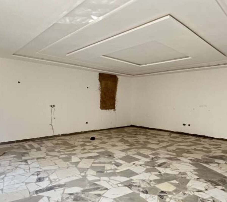 Exotic 8 bedroom detached duplex with a Bq