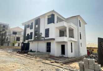 Exotic 8 bedroom detached duplex with a Bq