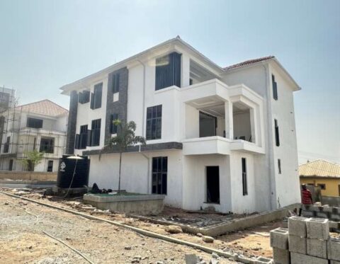 Exotic 8 bedroom detached duplex with a Bq