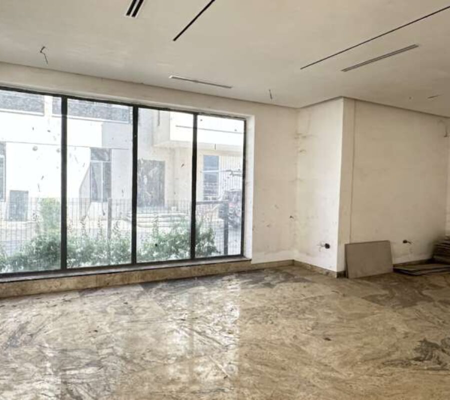 Luxurious 5 bedroom detached duplex with a room Bq