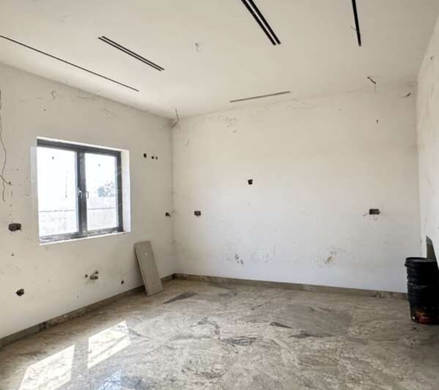 Luxurious 5 bedroom detached duplex with a room Bq