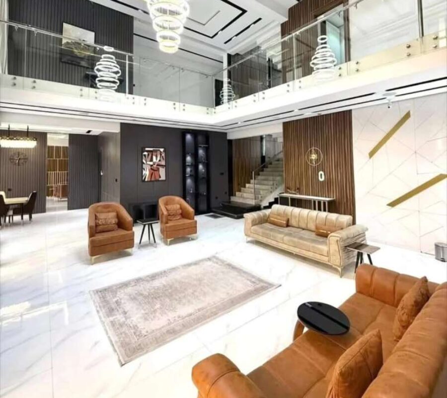 Smart 5 bedroom detached duplex with swimming pool