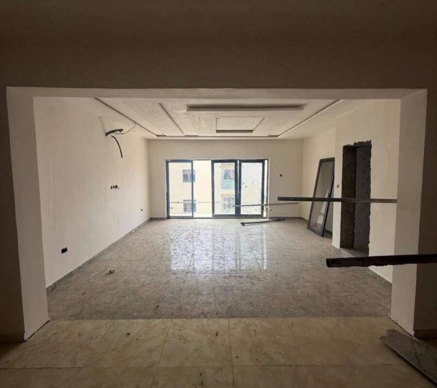 Spacious 4 bedroom terrace duplex with a room Bq