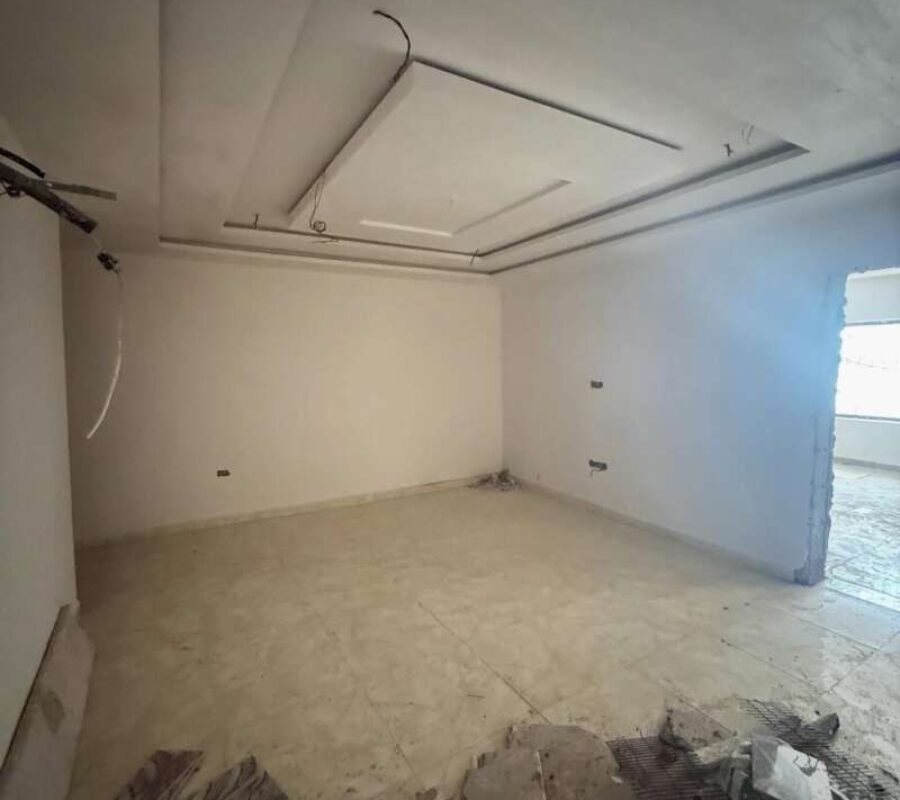 Spacious 4 bedroom terrace duplex with a room Bq