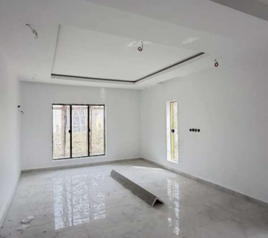 Smart 5 bedroom detached duplex with a room Bq
