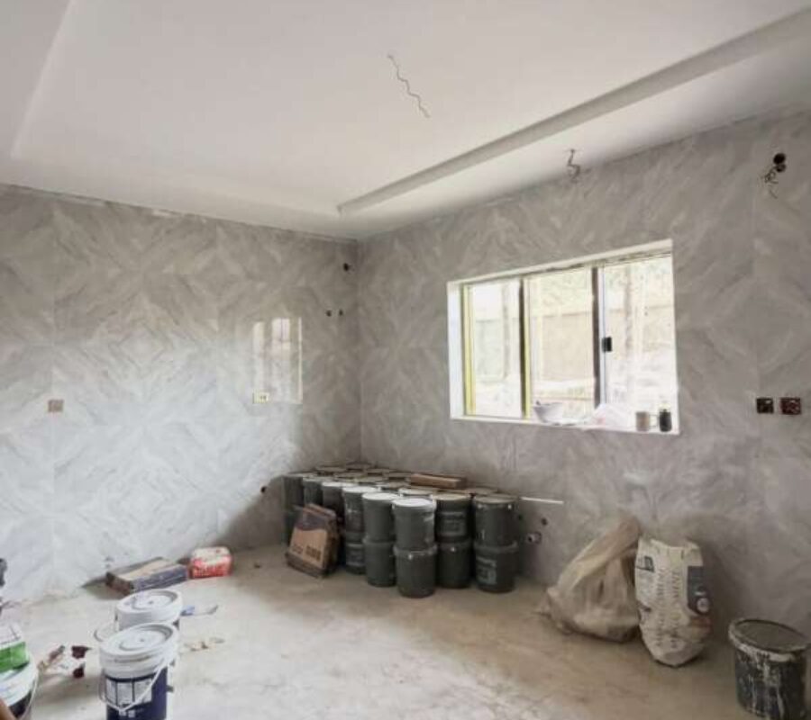 Smart 5 bedroom detached duplex with a room Bq