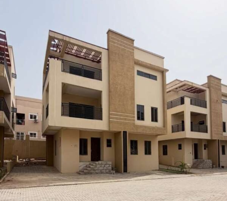 Massive 5 bedroom detached duplex with Bq