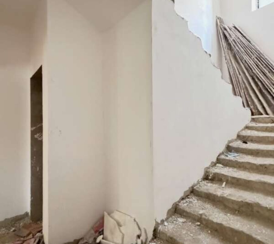 Massive 5 bedroom detached duplex with Bq
