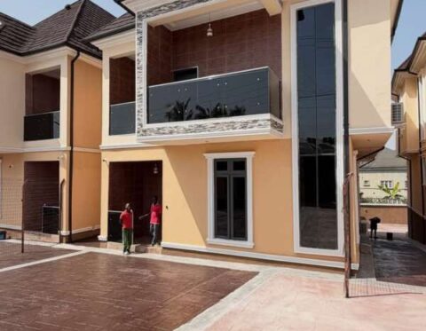 Superbly finished 3 bedroom semi-detached duplex with Bq