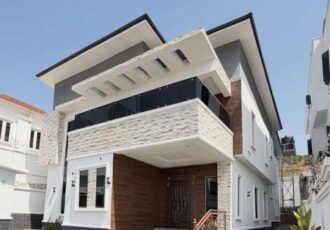 Luxury 5 bedroom detached duplex with swimming pool