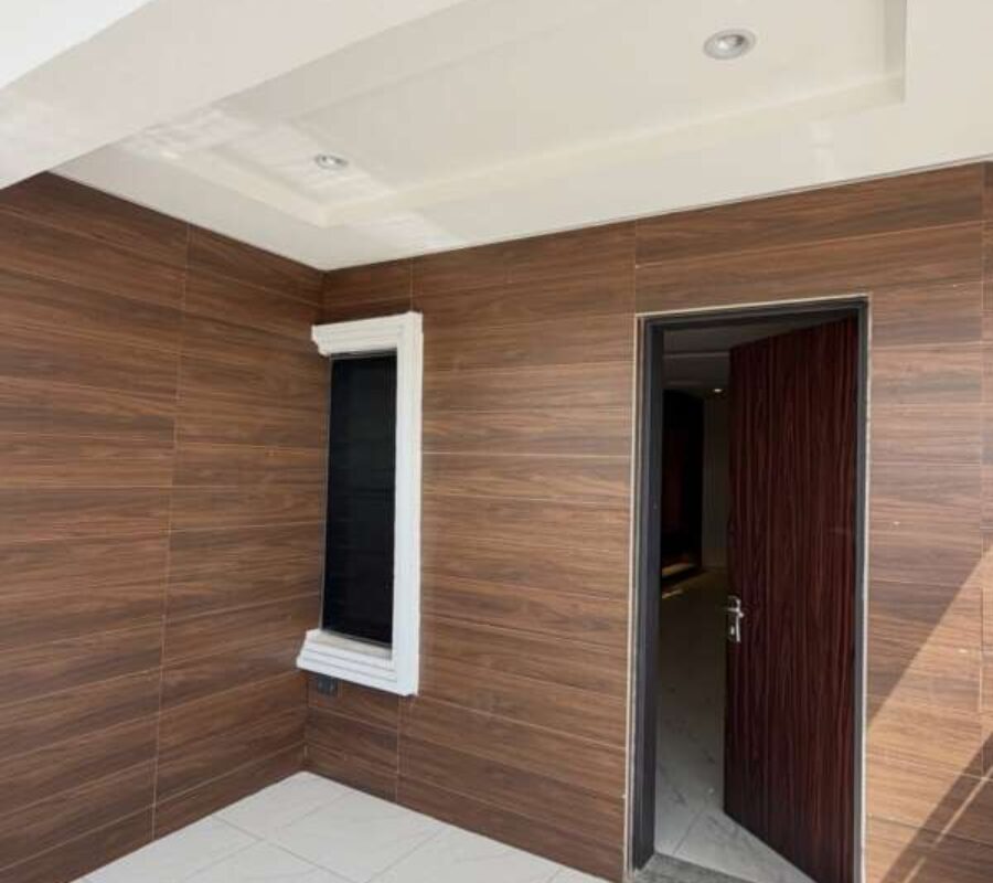 Luxury 5 bedroom detached duplex with swimming pool
