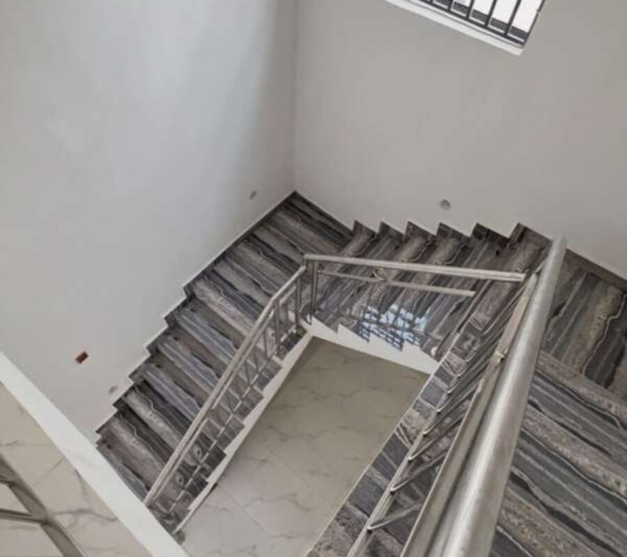 Spacious 4 bedroom detached duplex with Bq