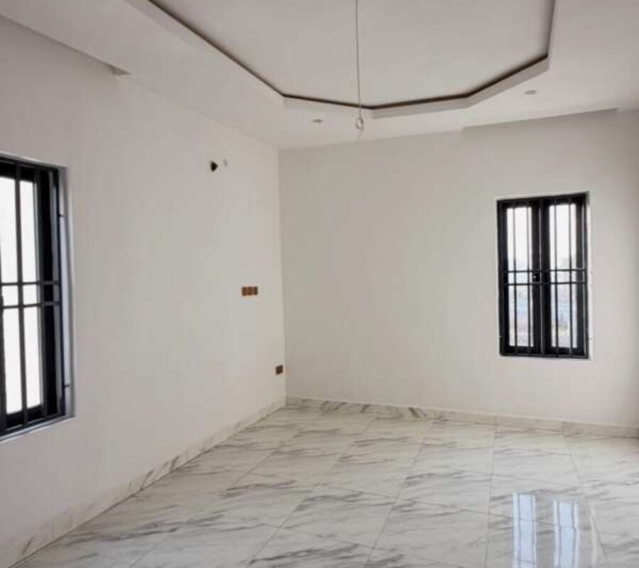 Spacious 4 bedroom detached duplex with Bq