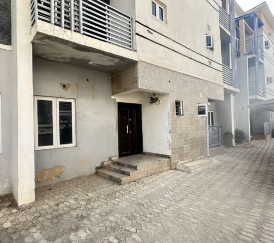 4 bedroom terrace duplex with a room Bq