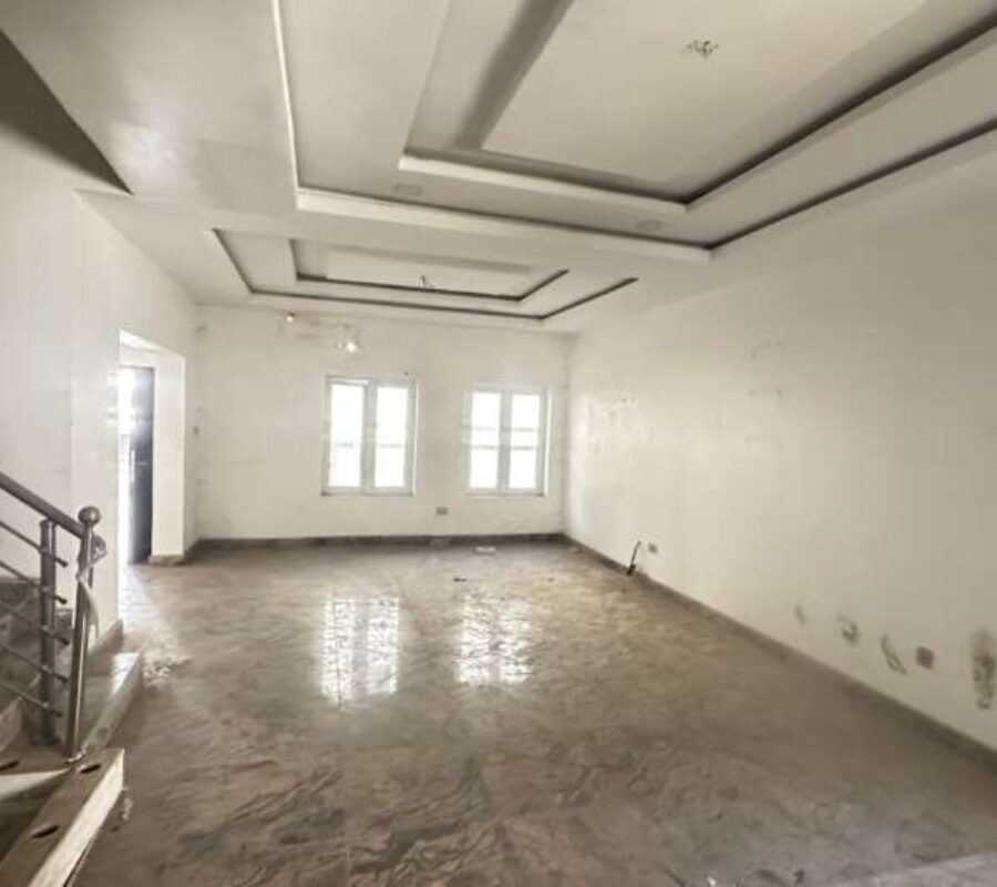 4 bedroom terrace duplex with a room Bq