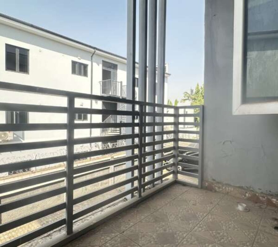 4 bedroom terrace duplex with a room Bq