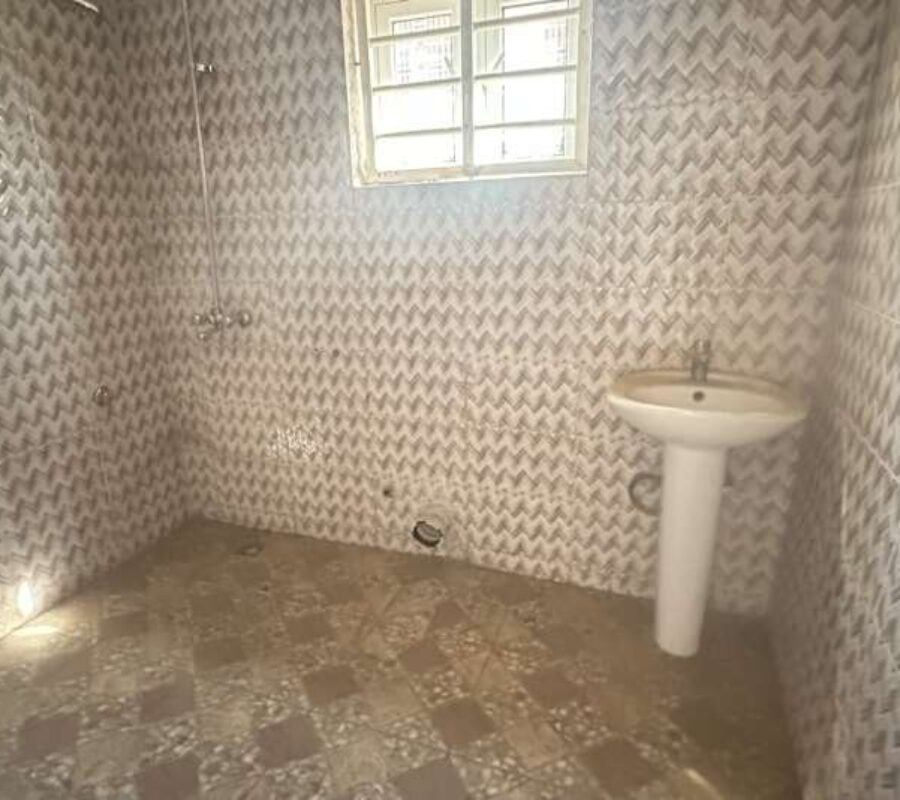 4 bedroom terrace duplex with a room Bq