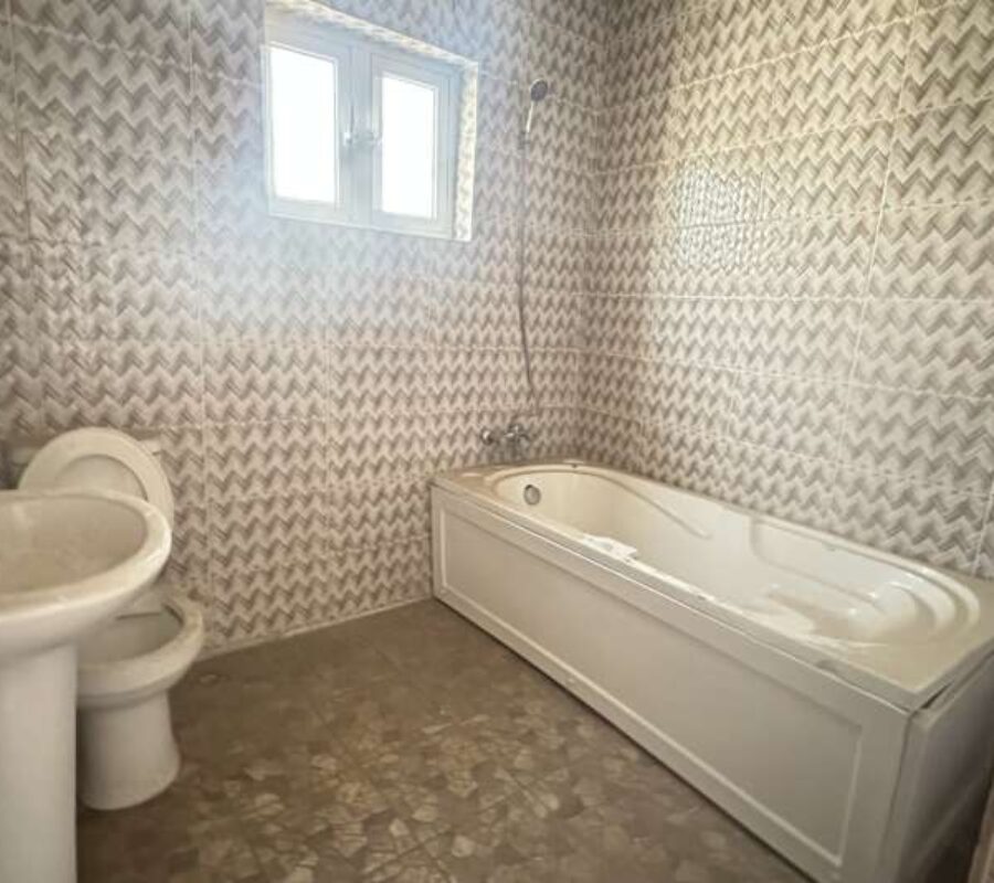 4 bedroom terrace duplex with a room Bq