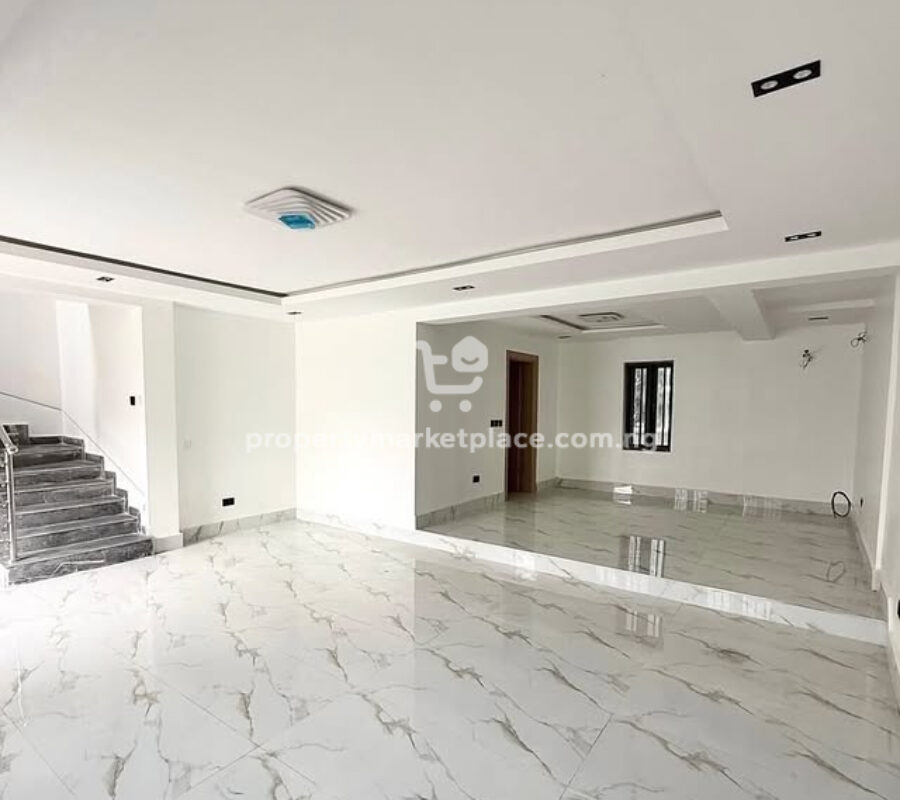 Luxury 5 bedroom terrace duplex with open rooftop