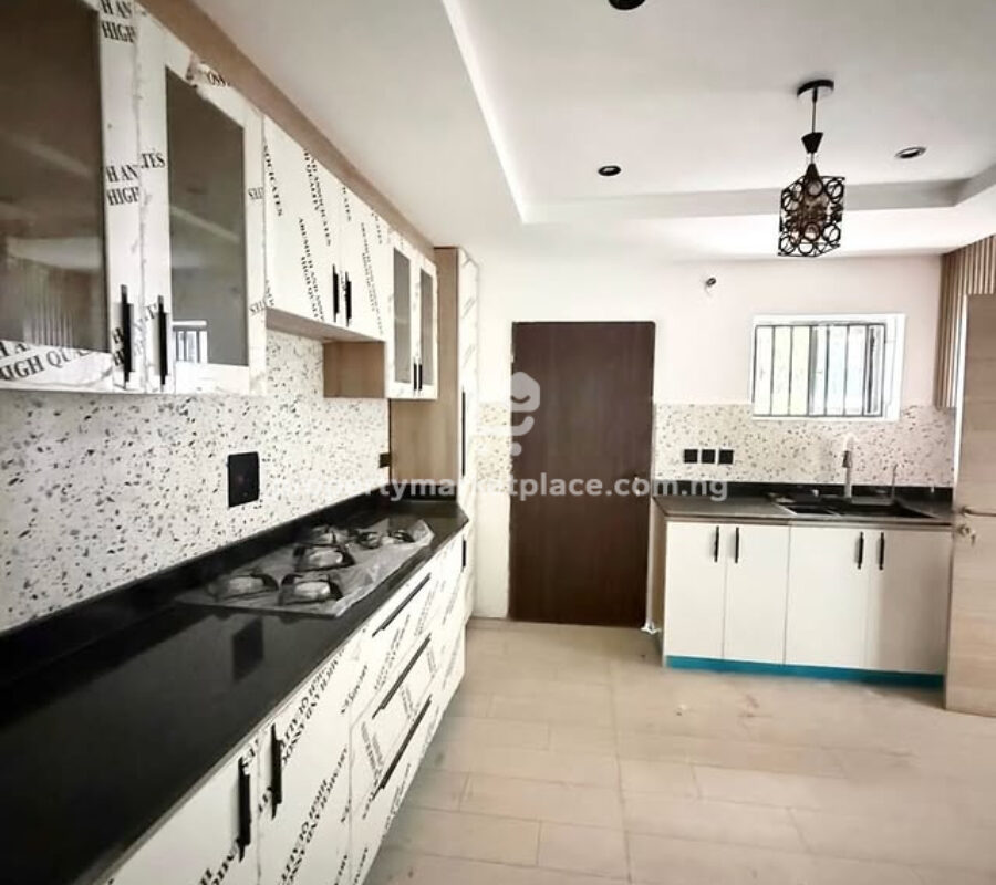 Luxury 5 bedroom terrace duplex with open rooftop
