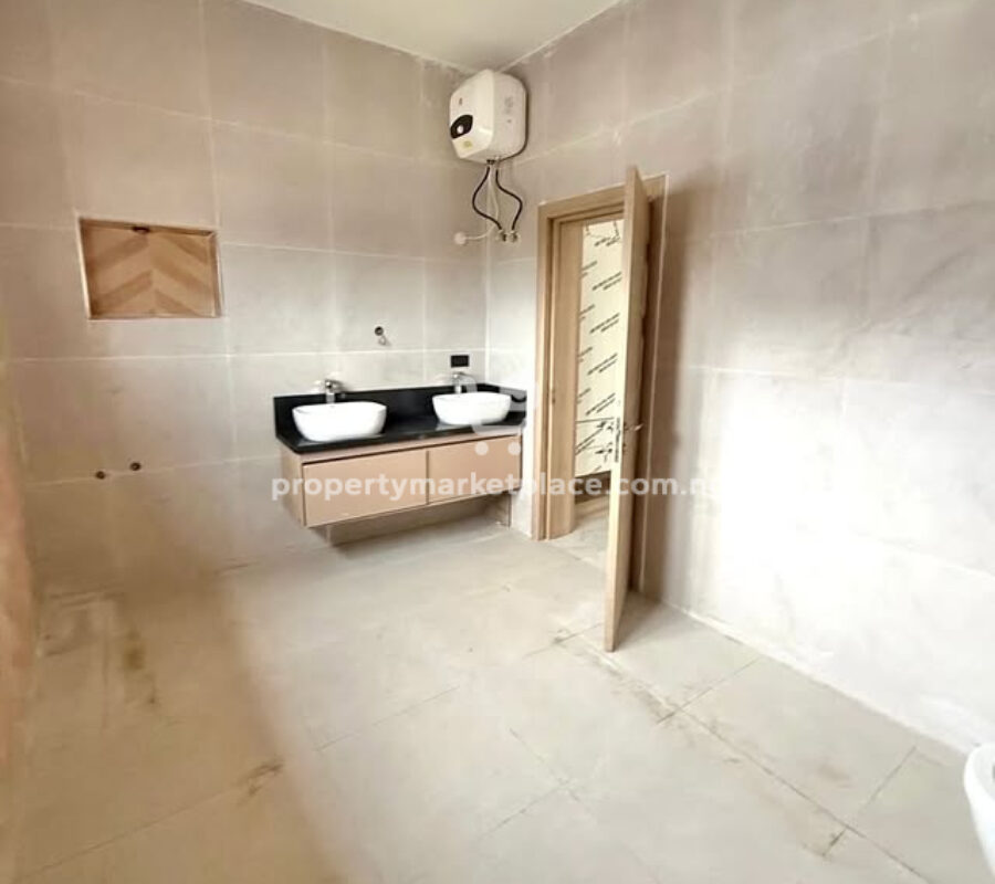 Luxury 5 bedroom terrace duplex with open rooftop