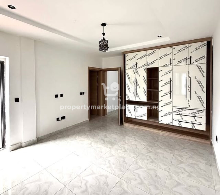 Luxury 5 bedroom terrace duplex with open rooftop