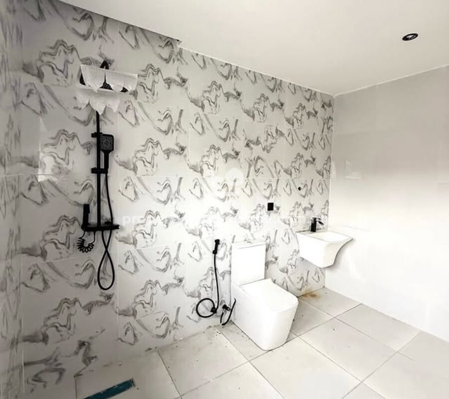 Luxury 5 bedroom terrace duplex with open rooftop