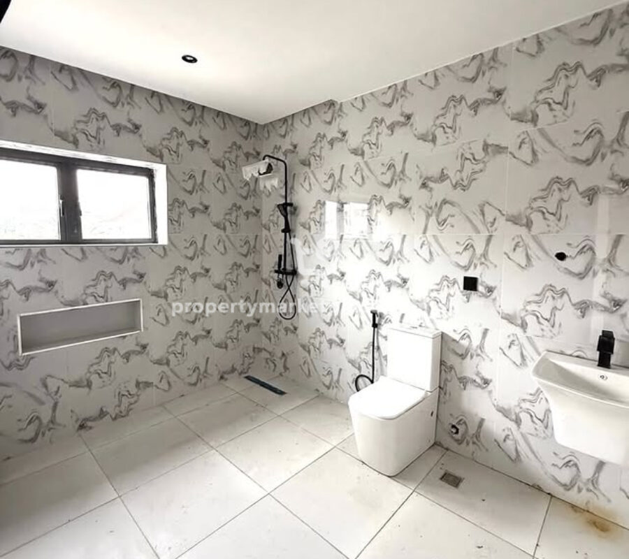 Luxury 5 bedroom terrace duplex with open rooftop