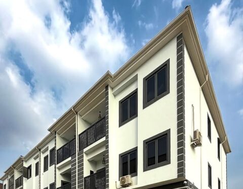 Nicely finished 4 bedroom terrace duplex with a room Bq