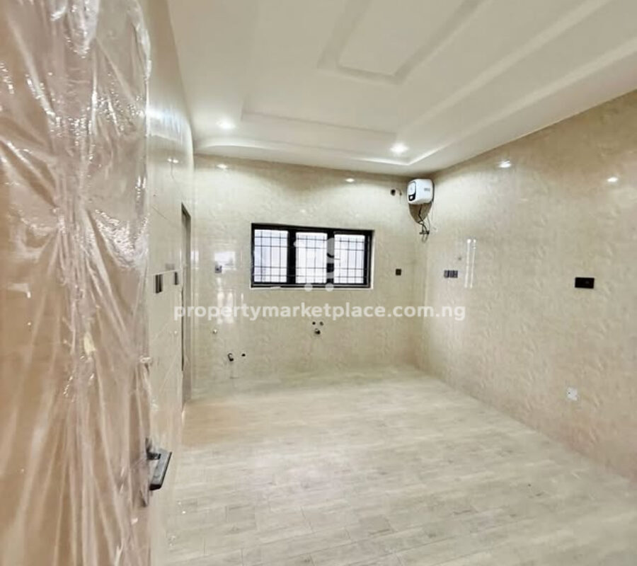Nicely finished 4 bedroom terrace duplex with a room Bq