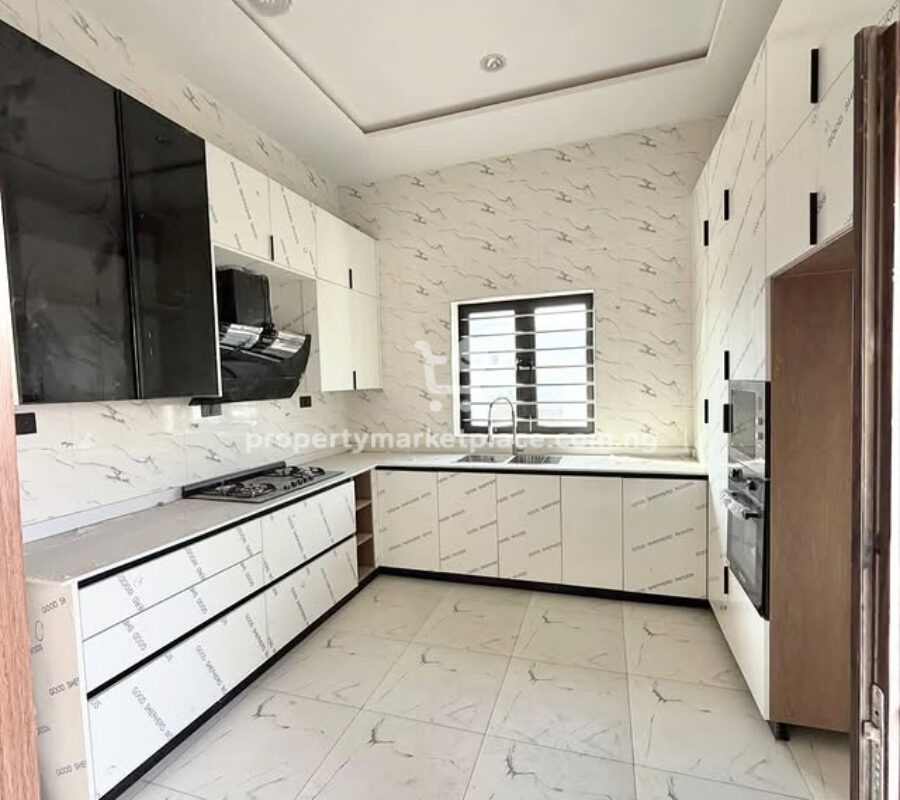 4 bedroom terrace duplex with a room Bq
