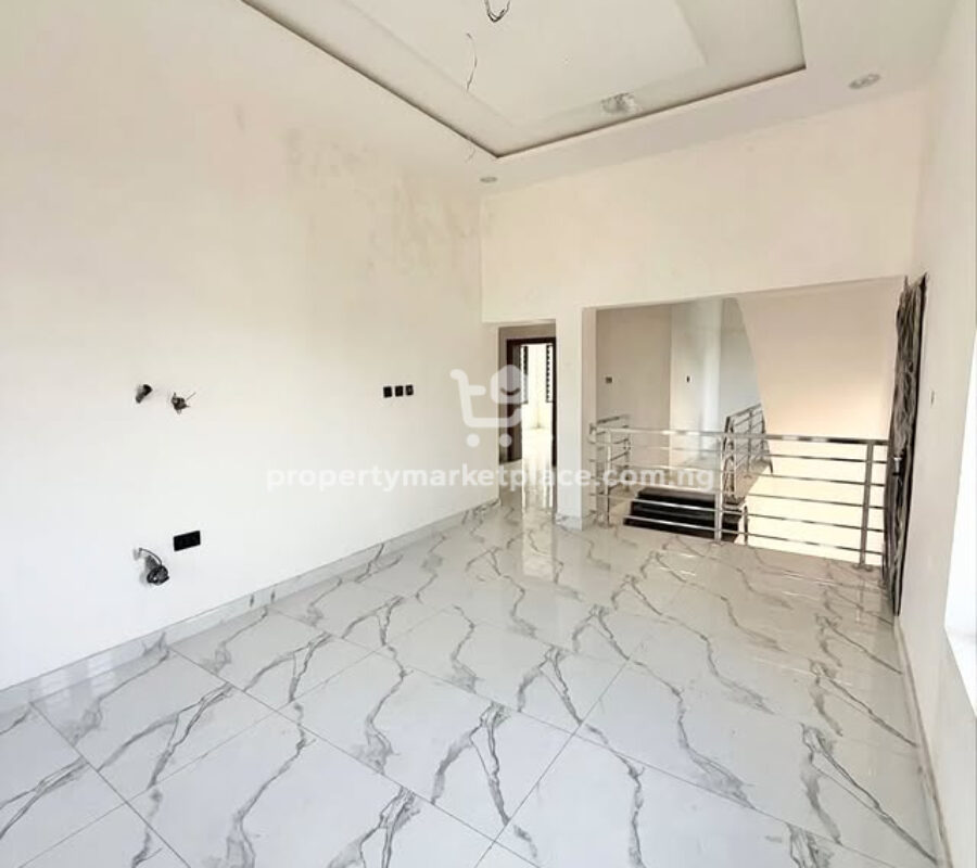 4 bedroom terrace duplex with a room Bq