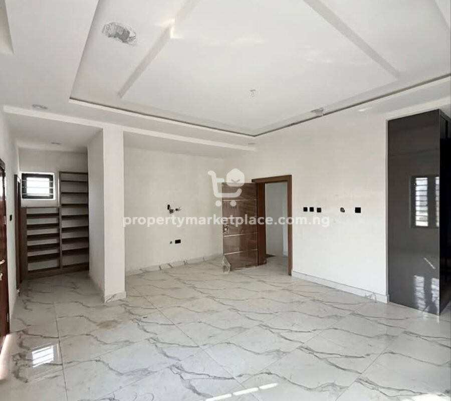 4 bedroom terrace duplex with a room Bq