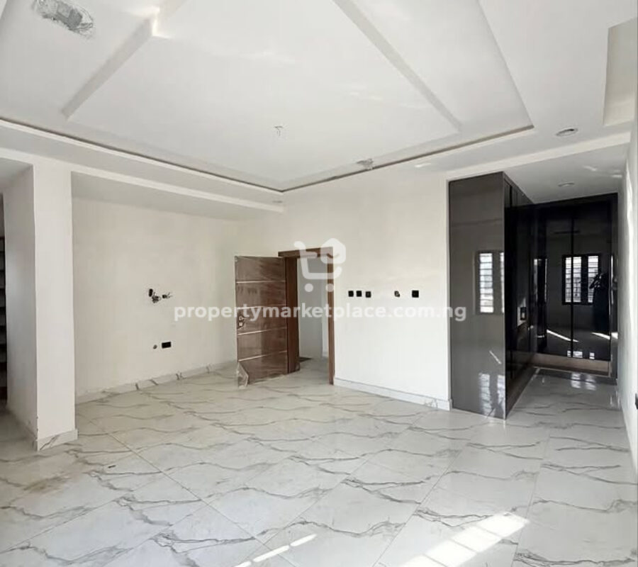 4 bedroom terrace duplex with a room Bq