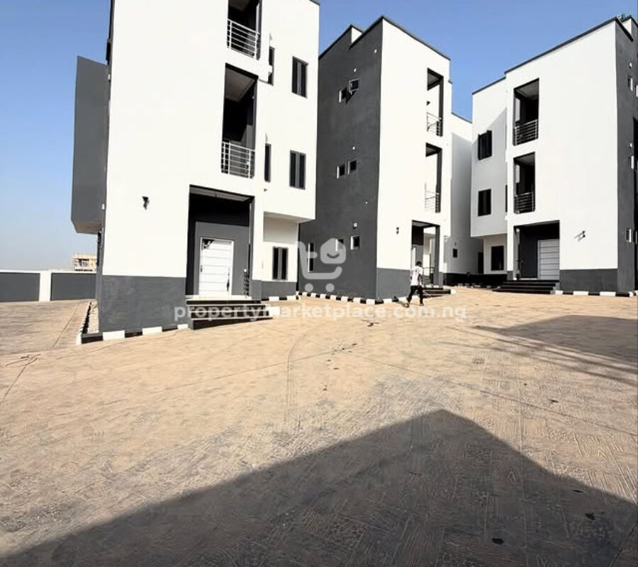 4 bedroom terrace duplex with a room Bq