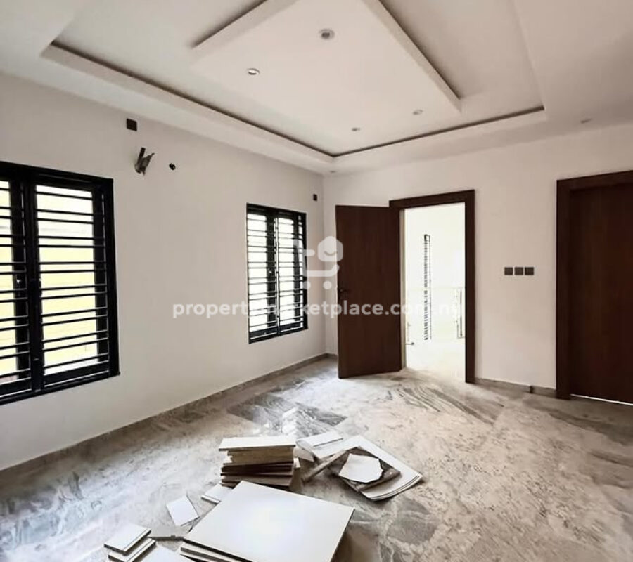 Exquisitely finished 4 bedroom detached duplex with Bq