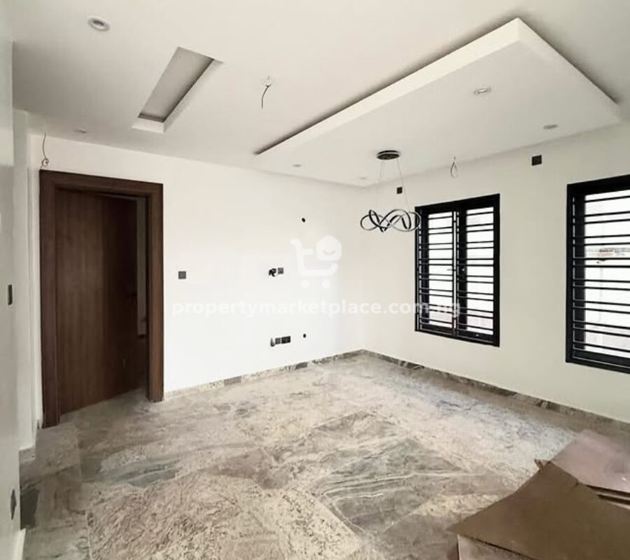 Exquisitely finished 4 bedroom detached duplex with Bq